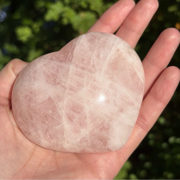 Medium Large Pink Rose Quartz Puffy Crystal Heart Carving - Picture 4 of 10